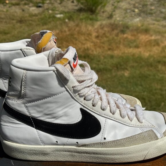 EUC Nike Blazer Mid '77 Vintage White Black CZ1055-100 Men’s 9 Women’s 10.5 - Picture 4 of 8